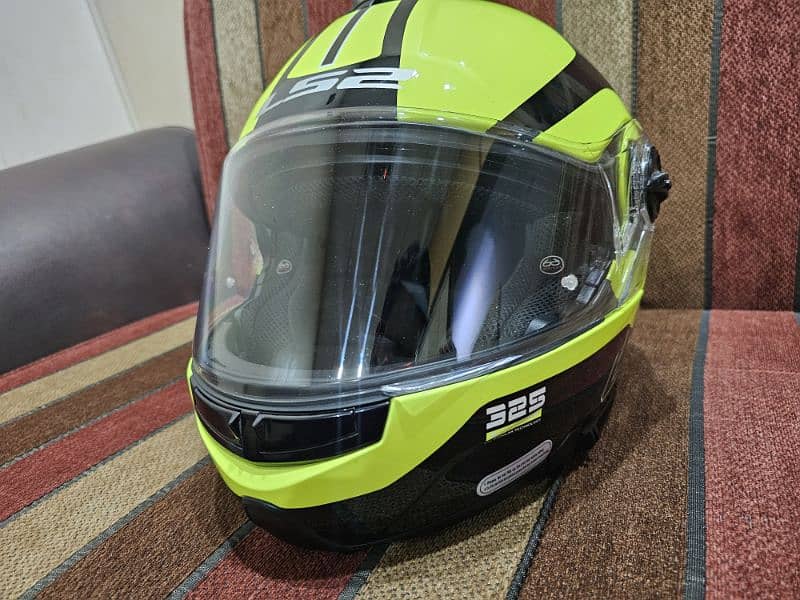 LS2 Strobe Face Lift Helmet in Brand New Condition 4