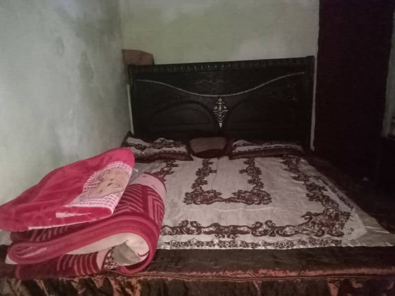 King size wooden bed without mattress for sale 2