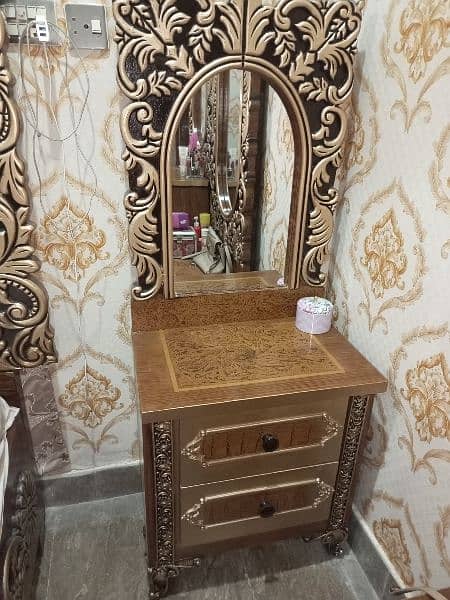 Brand new condition shesham wood bed, side table, dressing table set. 11