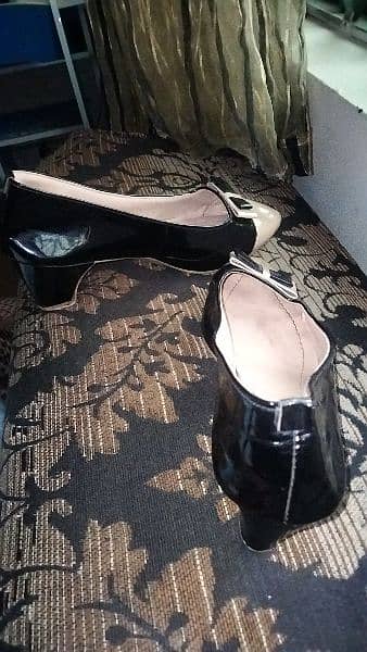 coquette black and beige metro heels 3