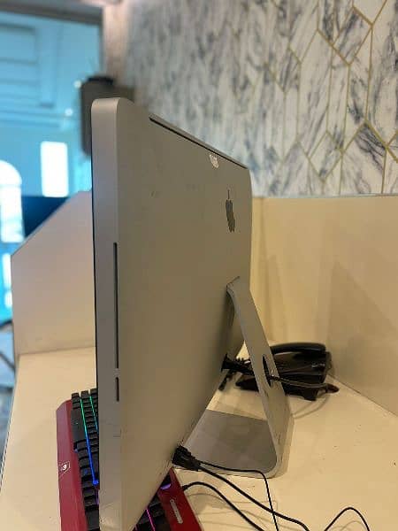 iMac (27-inch, Mid 2011) urgent for sale all ok 1