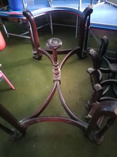 dining table in best condition 0