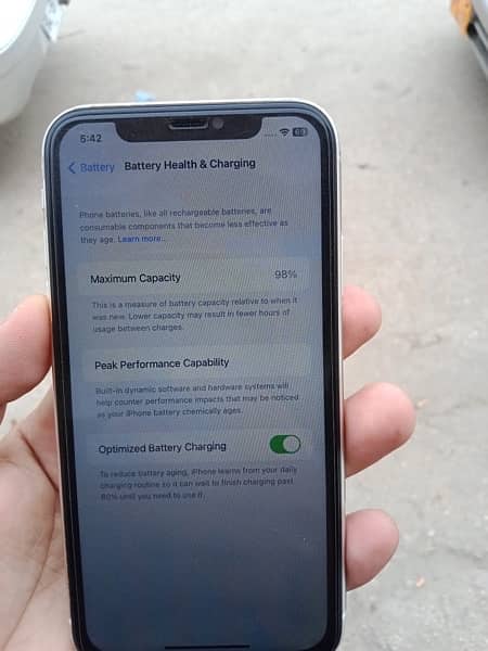 IPhone 11 64 GB jv 98 health display  msg 2