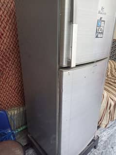 Dawlance Refrigerator

Model No. 

9170WBLVS