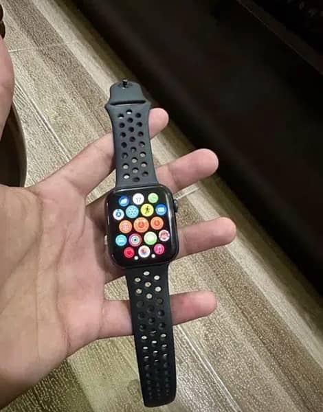 Apple Watch SE - Nike Special Edition 1