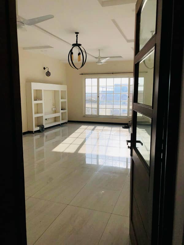 Renovated Upper Portion Available For Rent In G10 Prime Location 11
