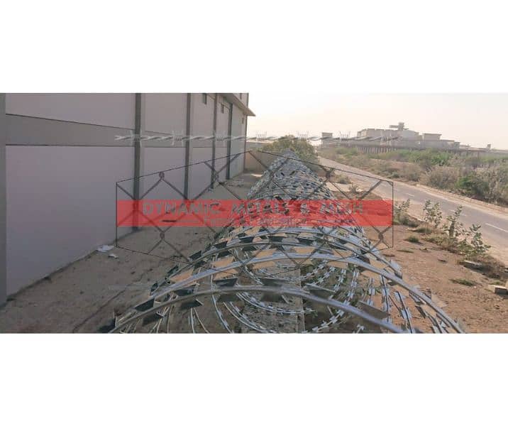 Chain Link Fence | Razor Wire | Barbed Wire | Electric Fence | Hesco 19