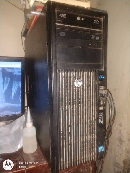 Z420 Hp workstation good condition with E-5 1620 processor and 24 Gb 0