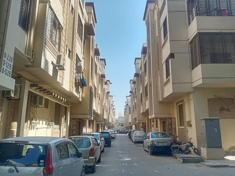 For Sale - 3 Bed DD (Corner) Flat, 2nd Floor (With Roof) In Kings Cottages Gulistan E Jauhar Block 7 Karachi 17