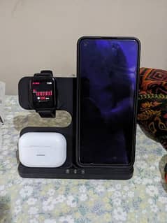 Selling 3 in 1 Wireless charging station. 0