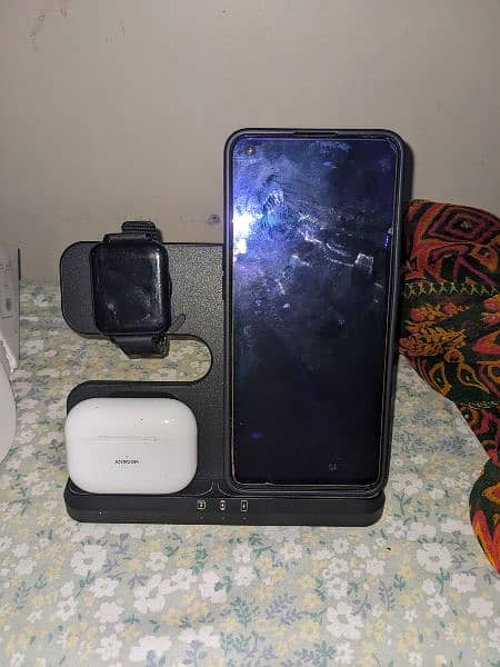 Selling 3 in 1 Wireless charging station. 5