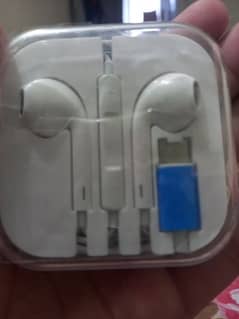 earphones Type C