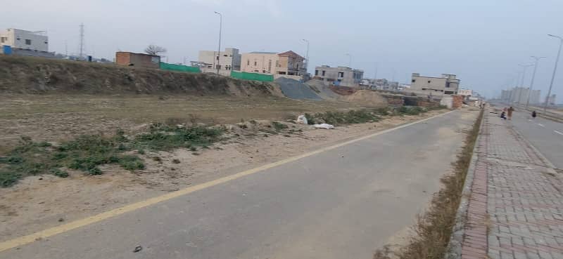 01 Kanal Plot For Sale On 100 Feet Road Block-V In DHA Phase 8 Lahore 3