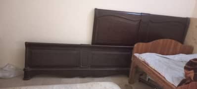 King size wooden bedroom set (without matress) in New condition 0