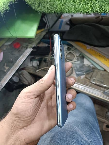 oppo Reno 6 8+8 128 GB with box charger back and side cover scratch 1