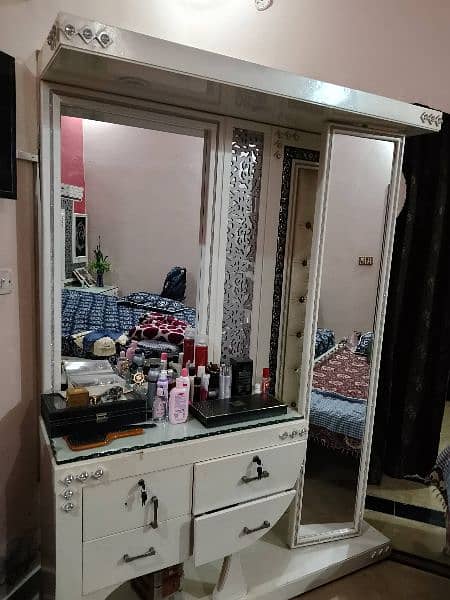 Bed Set,Dressing Table, Wardrobe For Sale 3
