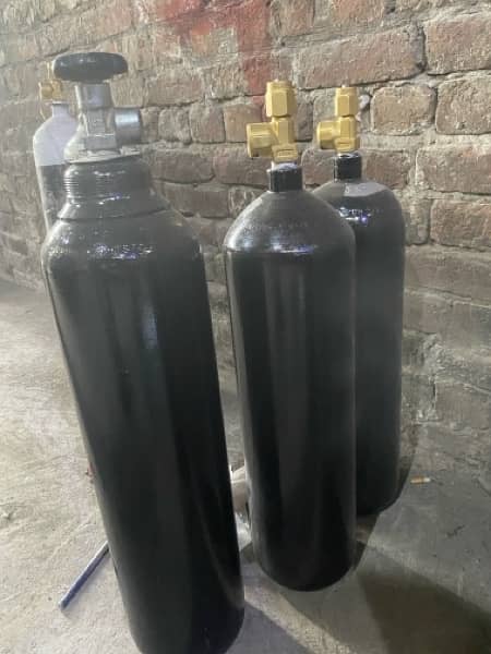 Medical Oxygen Cylinders All Sizes available 4