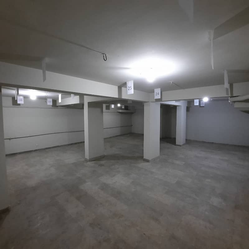 Building For Sale 200 gaz in DHA Phase 5 basement 1st 2nd 3rd floor 11