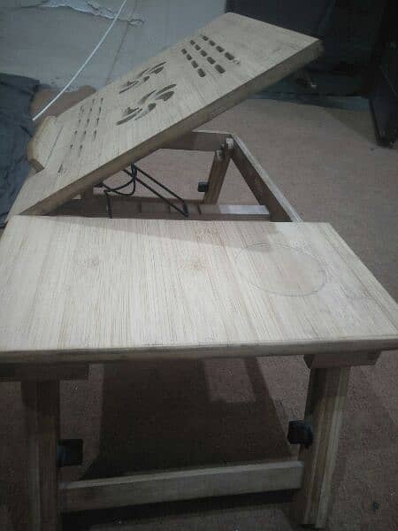 Laptop standing table 3