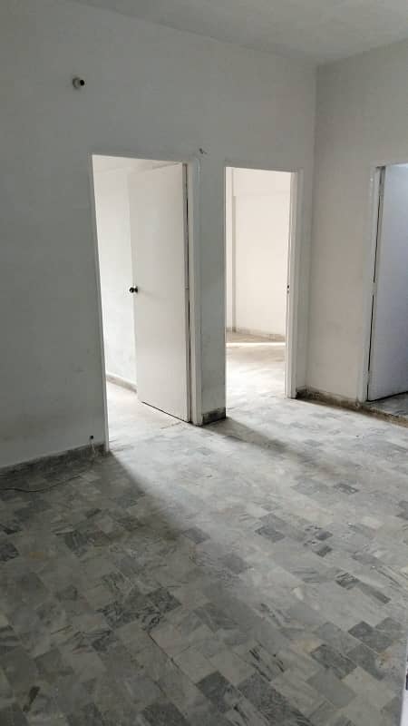 2 Bed lounch Rs. 38 lec 6