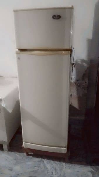 Dawlance refrigerator running condition urgent sale 6