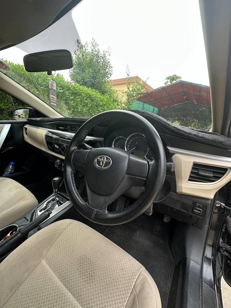 Toyota corolla Gli automatic 2015 model 8