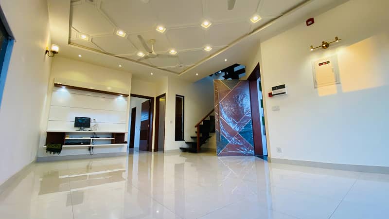 5 Marla Modern House For Rent In DHA Lahore 3