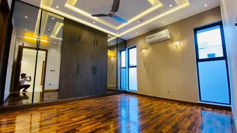 10 Marla 1 Year Old House For Sale In DHA Phase 7 Lahore 12