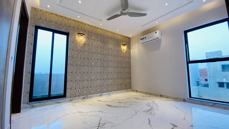 10 Marla 1 Year Old House For Sale In DHA Phase 7 Lahore 23