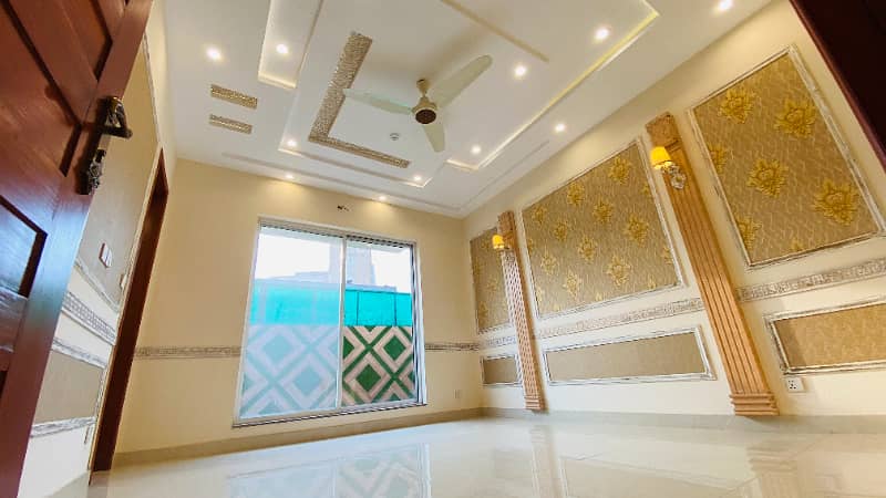 10 Marla Top Class Bungalow For Sale In DHA Phase 7 Lahore 9