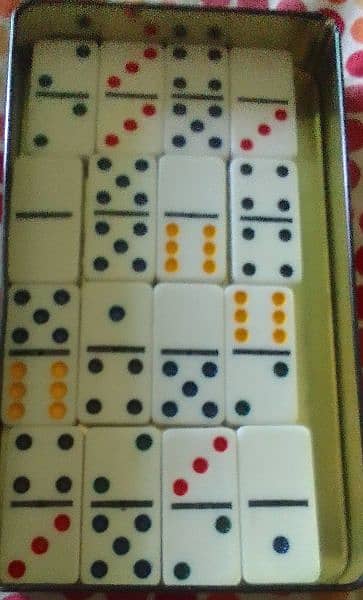 Dominoes 0