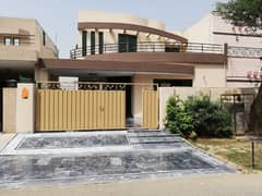 Maintained Bungalow For Sale In DHA Lahore