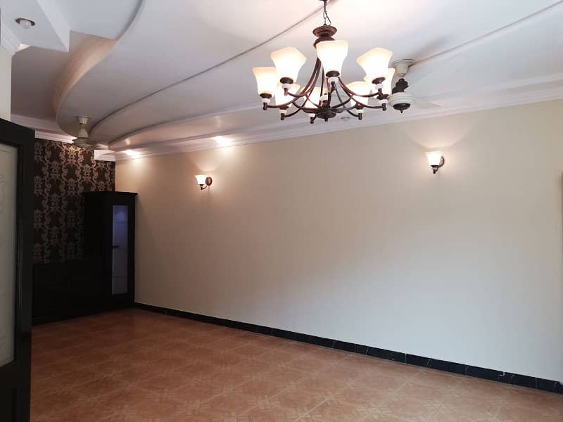 Maintained Bungalow For Sale In DHA Lahore 5