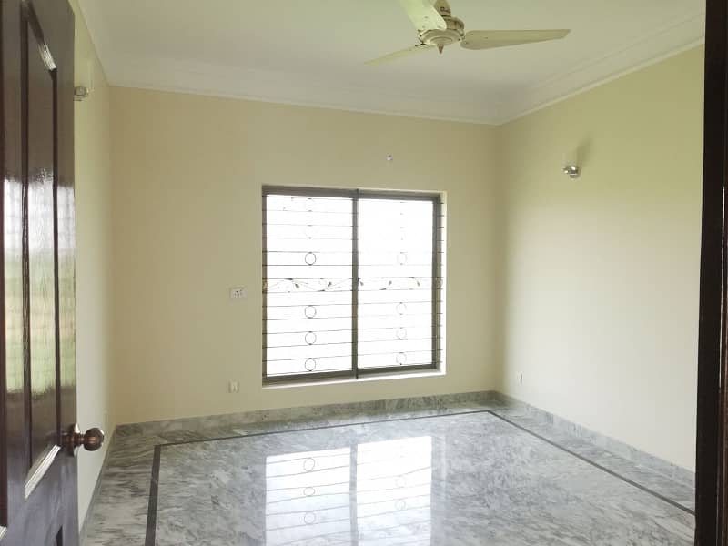 Maintained Bungalow For Sale In DHA Lahore 24