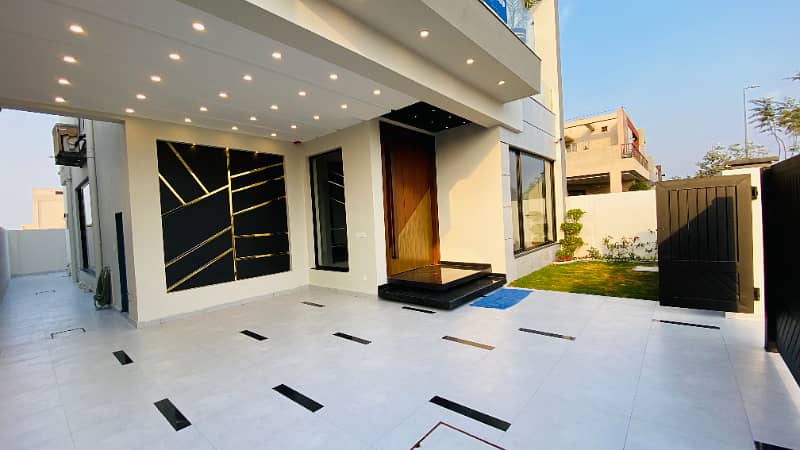 10 Marla Iconic Bungalow For Sale In Dha Phase 5 Lahore 1