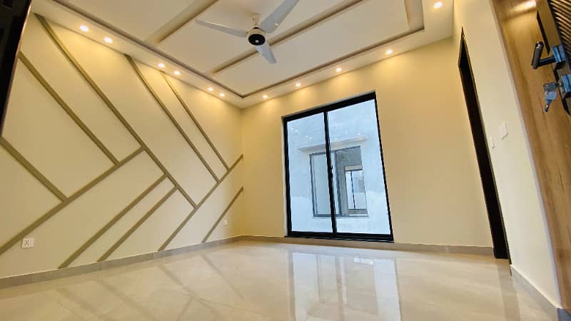 10 Marla Iconic Bungalow For Sale In Dha Phase 5 Lahore 29