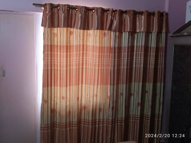 2 curtains 4