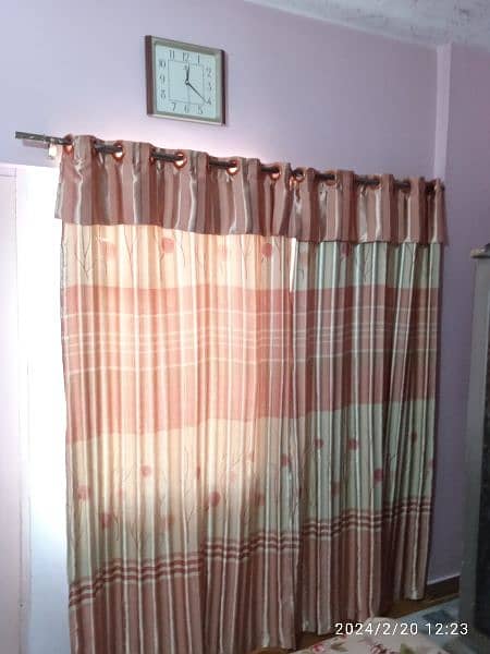 2 curtains 5