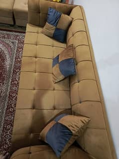 I HAVE SELL MY BRAND NEW  SOFA URGENTLY CONDITION 10/10 NEW