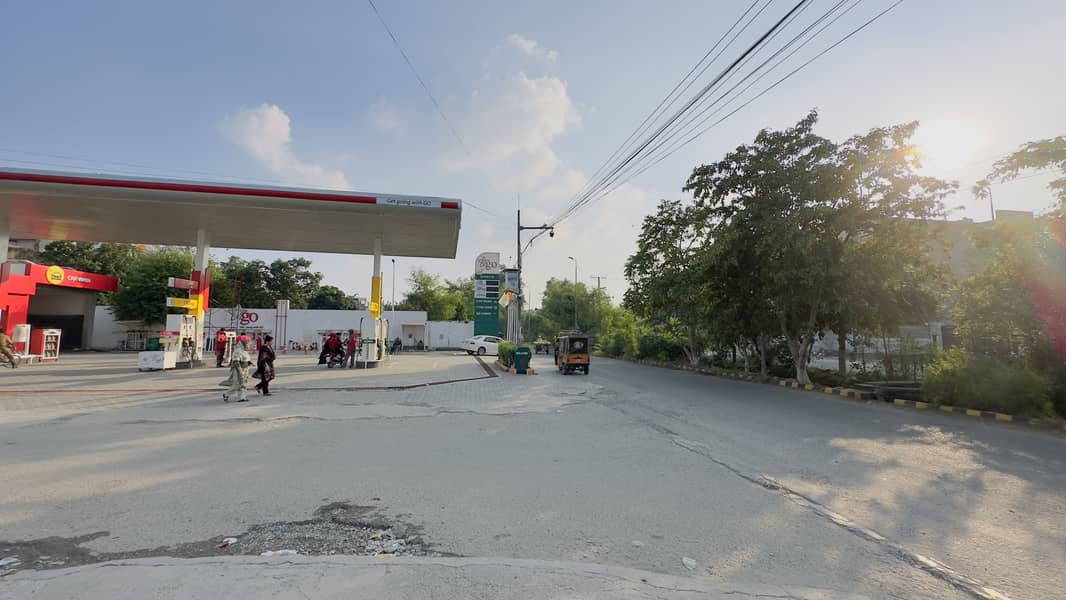 2 Kanal Life Time Corner Commercial Paid Plot For Sale At College Road Township Lahore 0