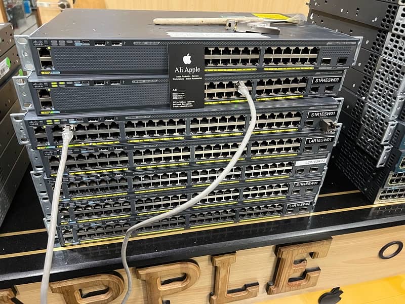 Cisco catalyst 2960x networking switch with 10g uplink 0