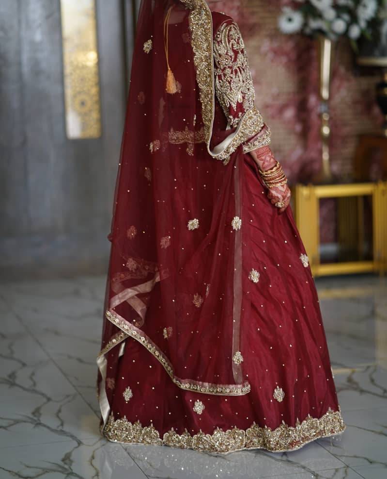 Traditional Bridal Lehnga perfect for your Reception/Barat. 2
