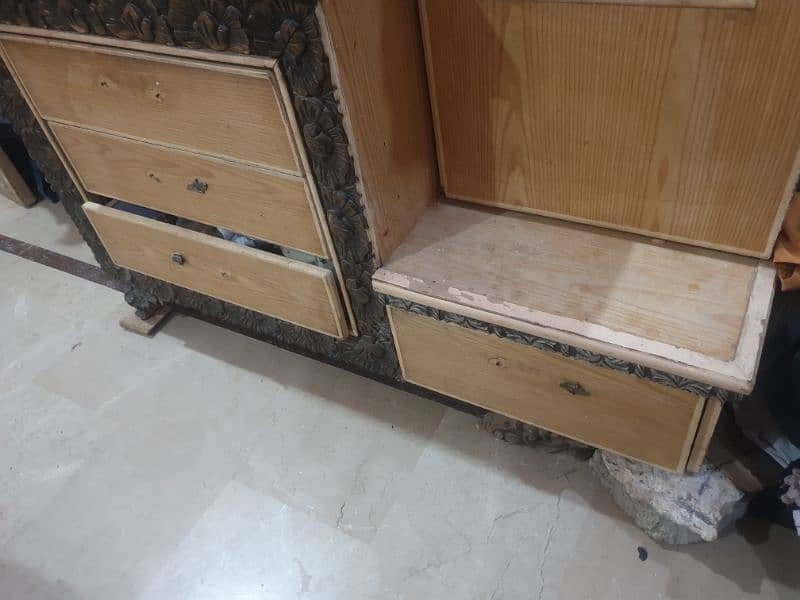 dressing table for sell. 2