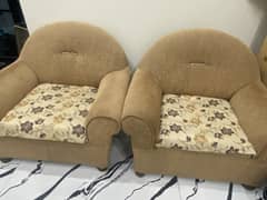 5 seater sofa set neat and clean no damage