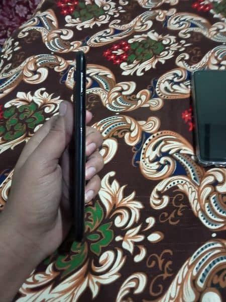 oppo a71 10/10 with original charger and box 2/16 3