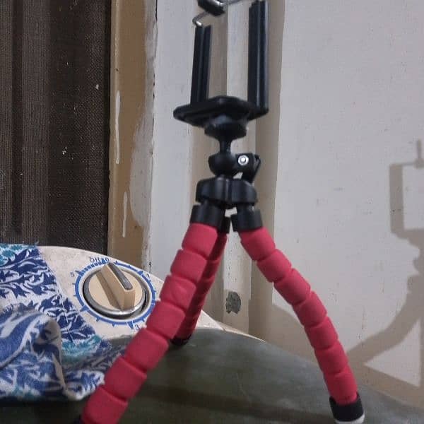 Mini tripod for video and selfie for sale 1