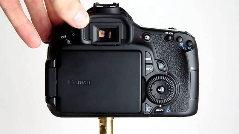 Canon 60d|Lens 18-55 |SD Card |Camera Bag|2 batteries|Original Charger 3