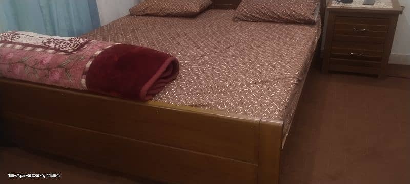King size bed good condition shesham wood 1