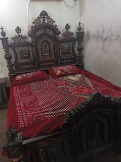 brown color chunyoti king size bed good condition urgent sale