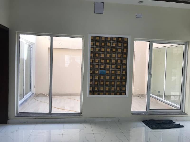 Dha rahbar sector 1 A block 8 Marla upper portion available for rent 14